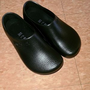 Brikenstock clogs